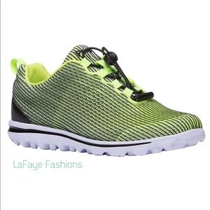 Black & Citron TravelActiv Xpress Mesh Sneaker